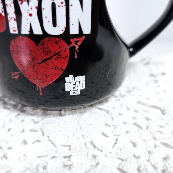 The Walking Dead Heart Handle Splattered Mrs Darly Dixon Ceramic Mug 12 oz AMC - Picture 3 of 9